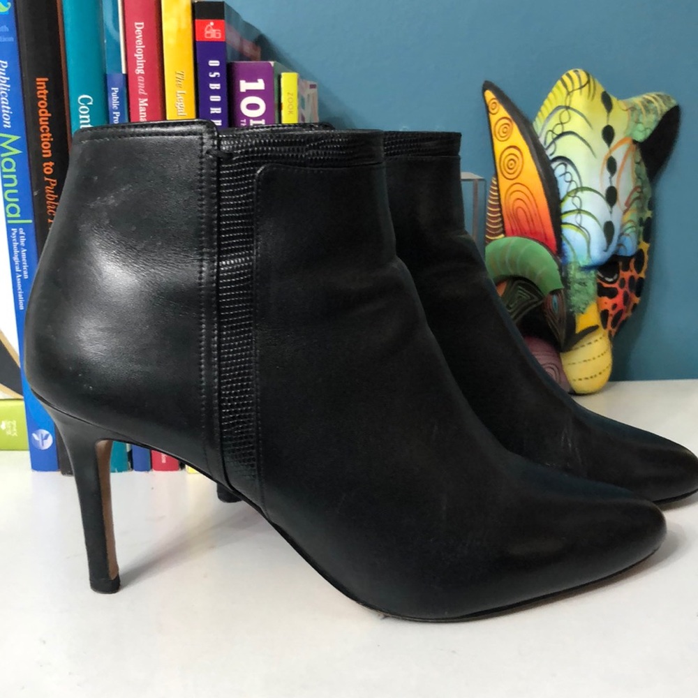 Cute black boots Coach